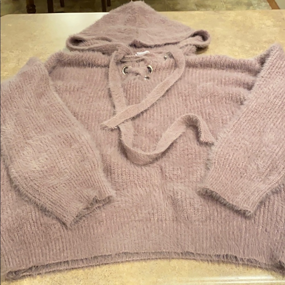 Women’s soft hooded sweater size small
